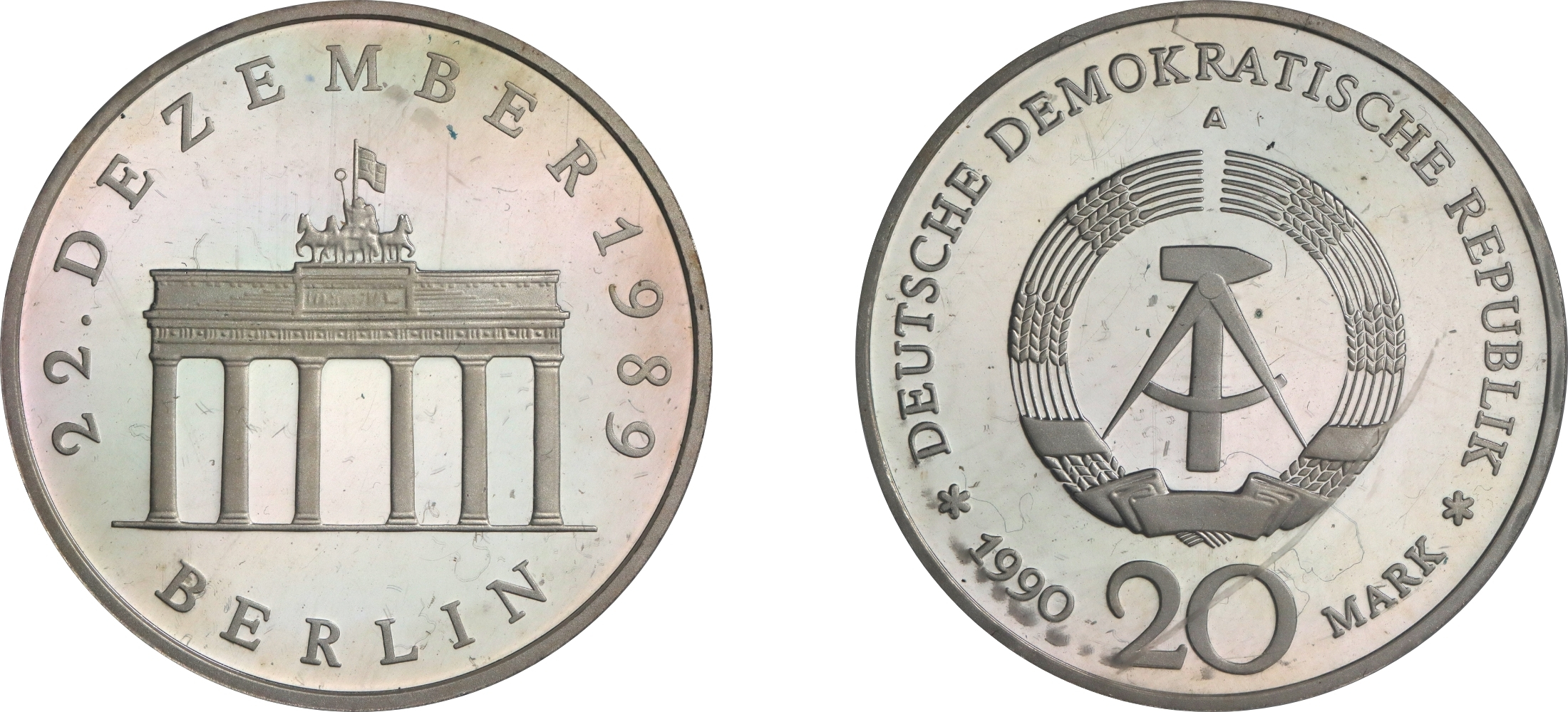 Die 20-Mark-Gedenkmünze „Öffnung des Brandenburger Tores“ aus dem Jahr 1990